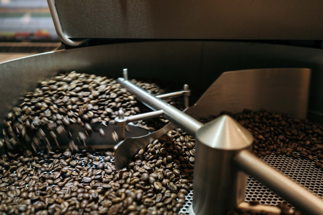 Wet hulled processing of Indonesian green coffee beans